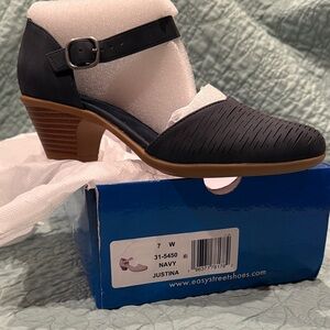 Easy Street Justina Navy Heels